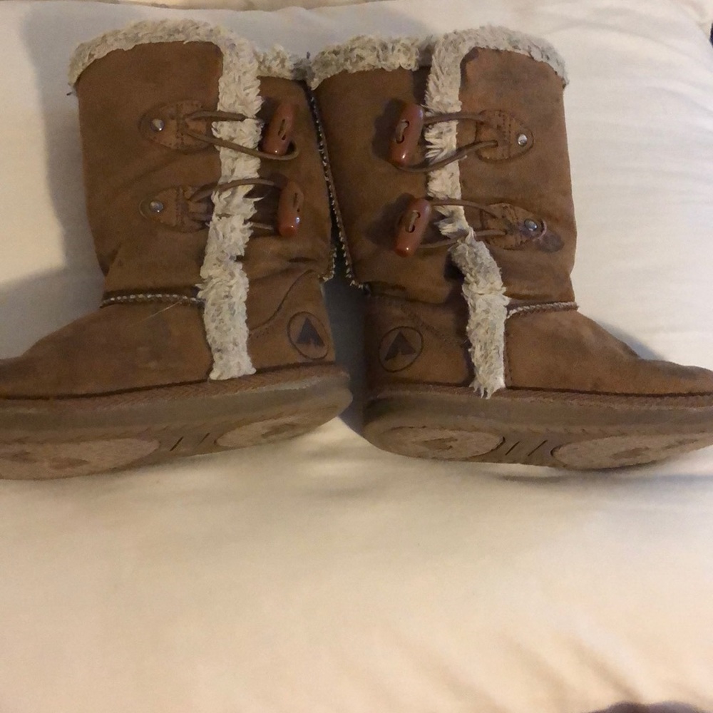 Girls brown boots